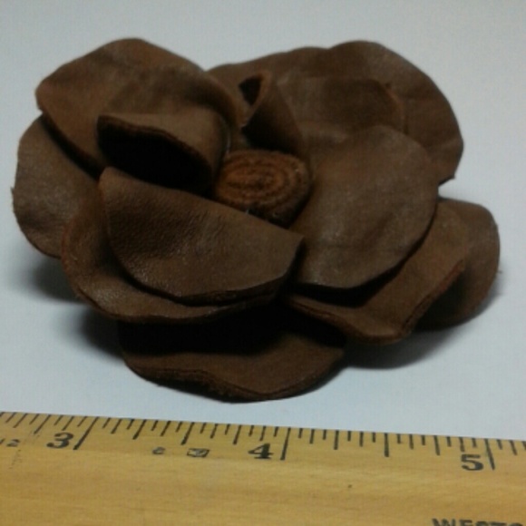 Leather Flower Pin - Picture 2 of 3