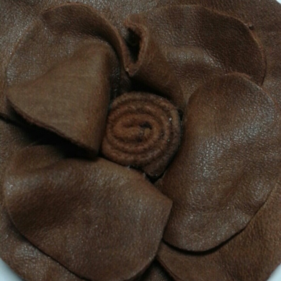 Leather Flower Pin - Picture 3 of 3