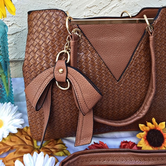 ❗️🚫SOLD❗️Chocolate Custard Handbag - Picture 2 of 4