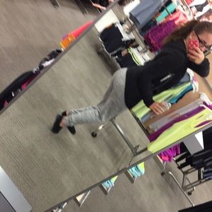 Meet your Posher, Monica