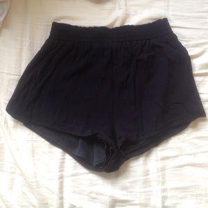 Black vodi shorts