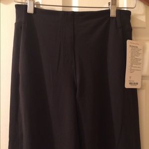 Lululemon Still Going sz 4 unaltered NWT