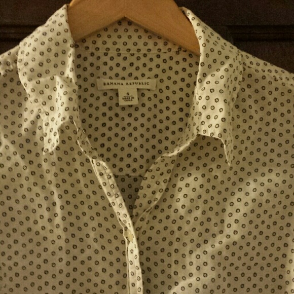 Banana Republic white and black dot print top