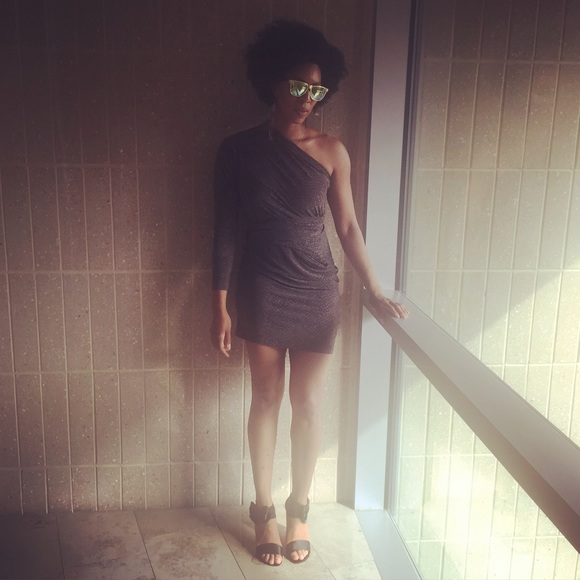 MEET YOUR SELLER: Chisara - Picture 2 of 3