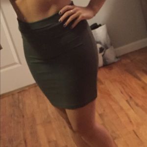Fitted stretchy skirt