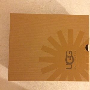 UGG box