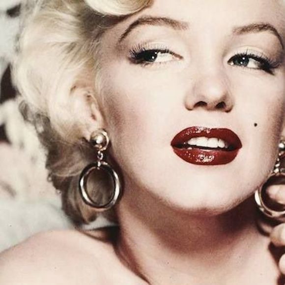 Meet your Posher, Kristen - Picture 1 of 1