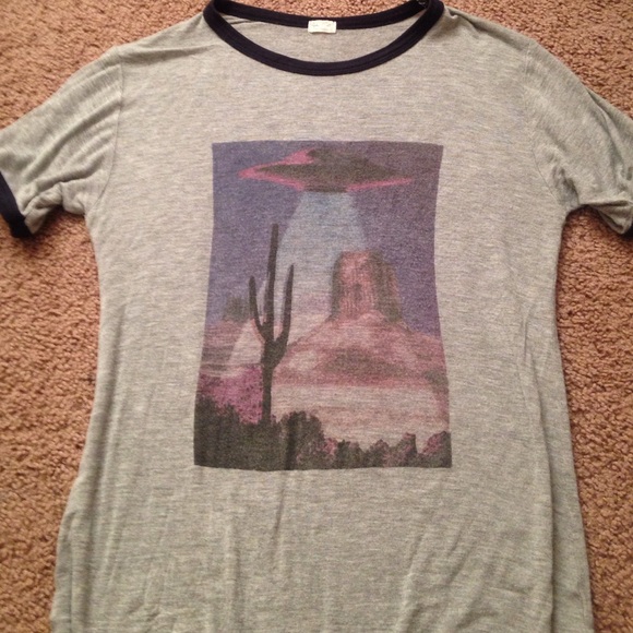 |RARE| Brandy Melville Tee