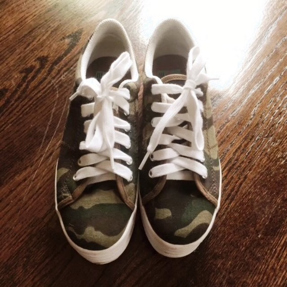 Jeffrey Campbell homg camo shoes