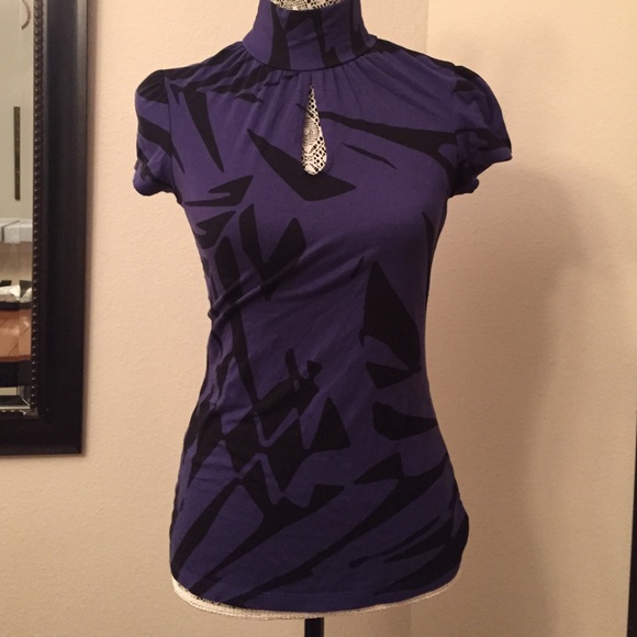 Express keyhole mock turtleneck geoprint