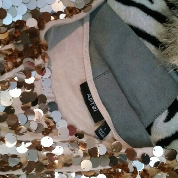 Very blingy shirt for layering - Picture 2 of 3