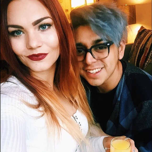 Meet your seller, Taylor! - Picture 4 of 4