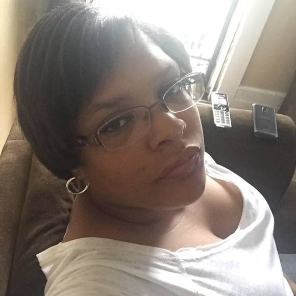 Meet your Posher, Tia