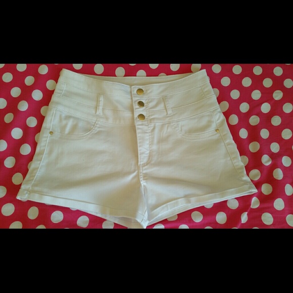 NWOT White shorts