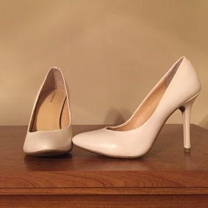 Liz Claiborne White Heels