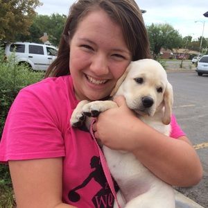 Meet your Posher, Hallie