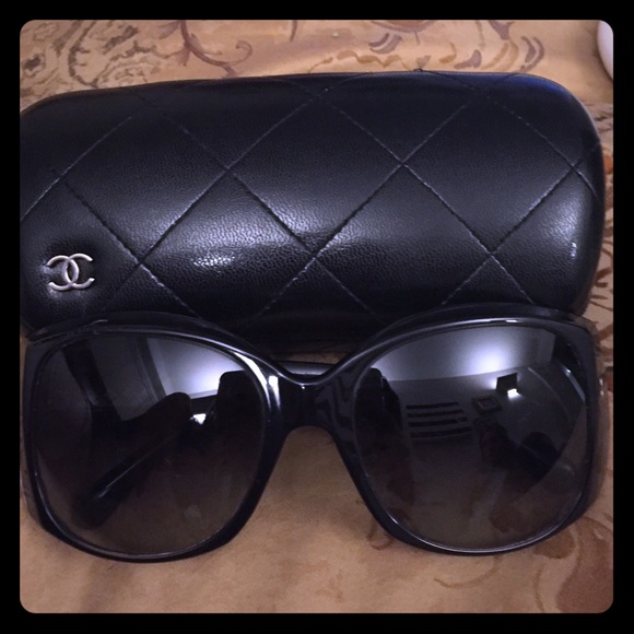 Chanel black 5227-H Authentic Sunglasses