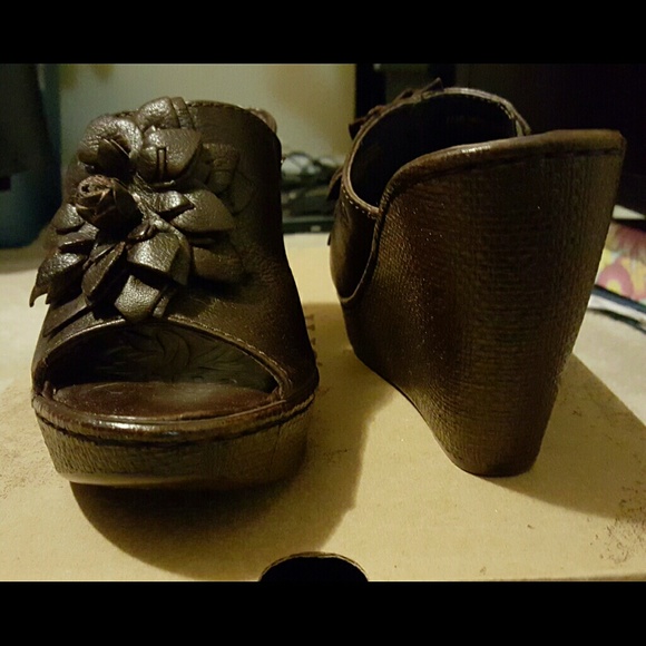 Born Dark Brown Wedges Size 7