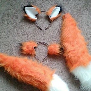 One set fox ears and tail