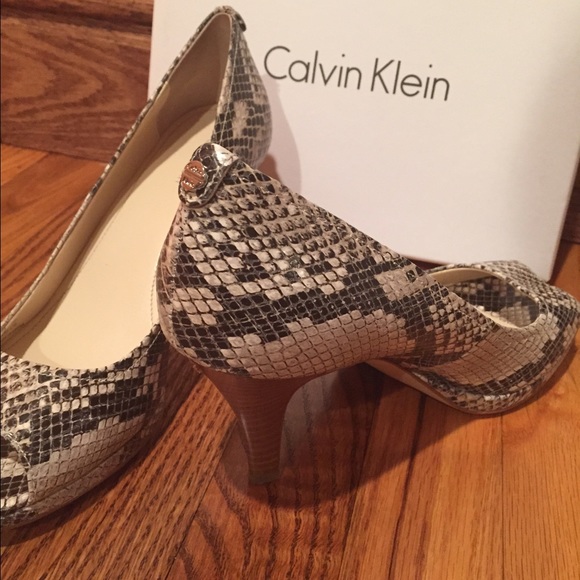 Classic Python Textures Heels - Picture 3 of 4