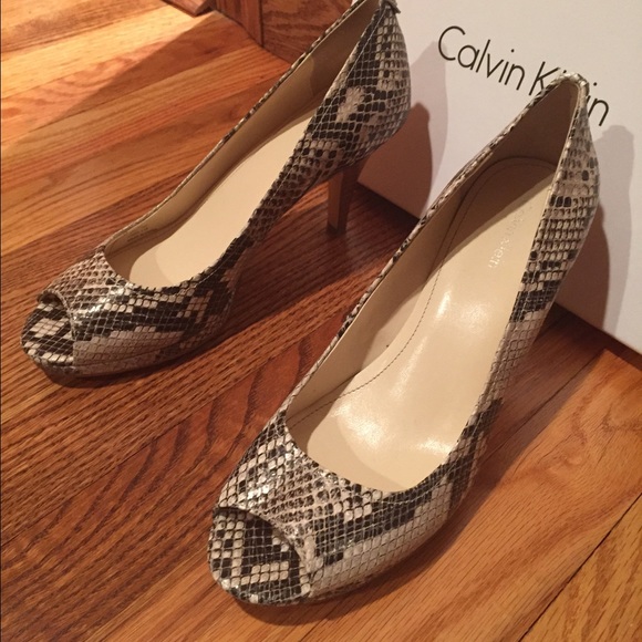 Classic Python Textures Heels - Picture 4 of 4