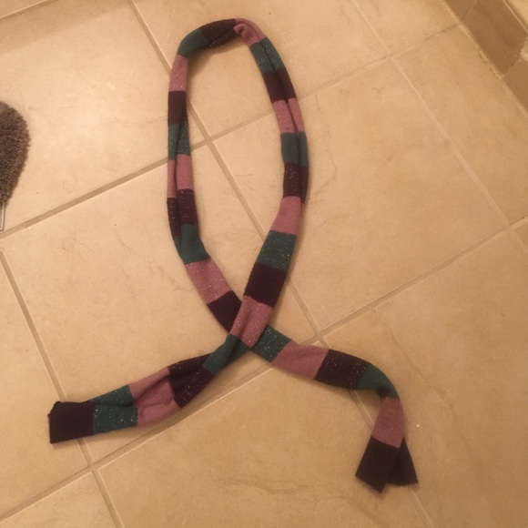 Scarf - Picture 2 of 3