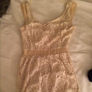 American Eagle lace cream dress💛💐💟