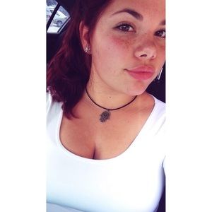Meet your Posher, Thalia