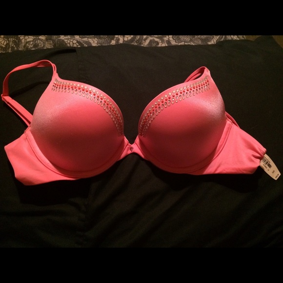 32D NWT VS bra!