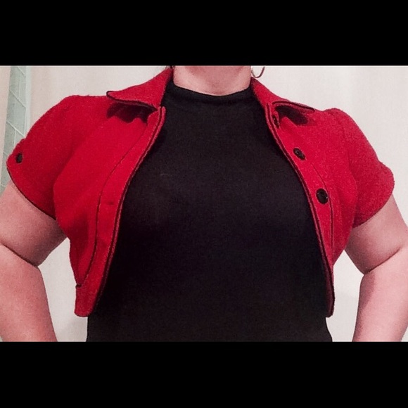 *~*Cute red crop jacket *~* Perfect for Fall