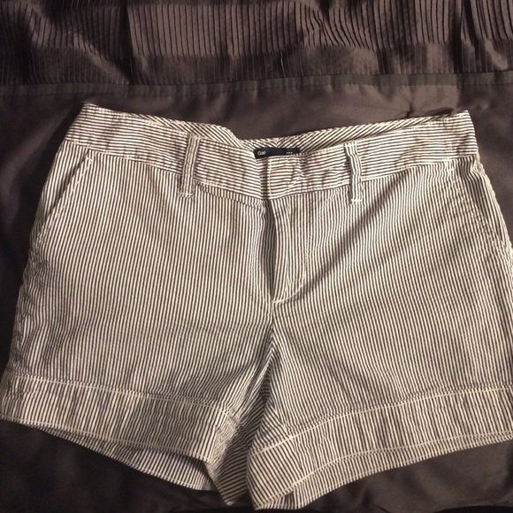 Navy and white striped shorts!!!💎