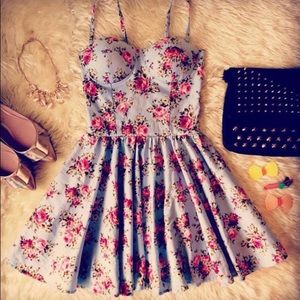 Dress and accesorize!!