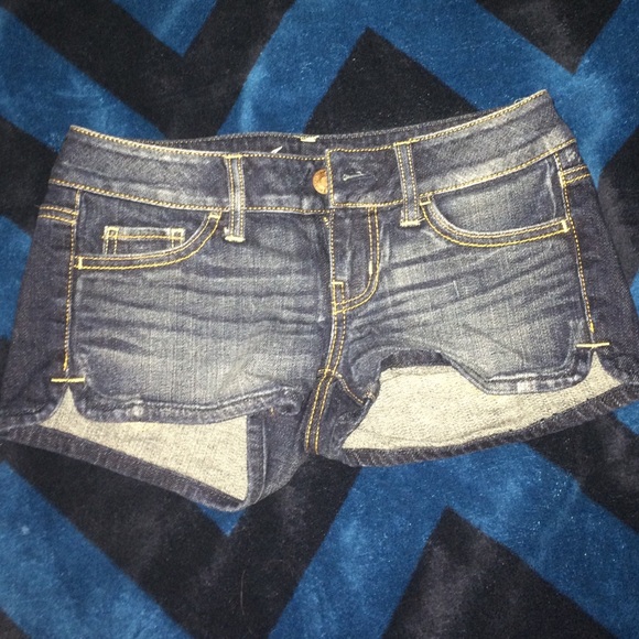 Denim shorts!!!👑