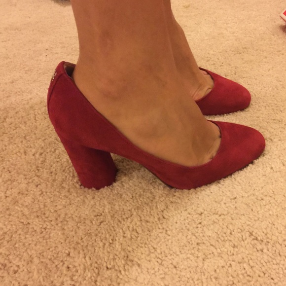 Heels - Picture 4 of 4