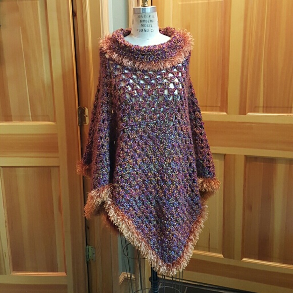 Fabulous ! Handknit Pancho - Picture 4 of 4