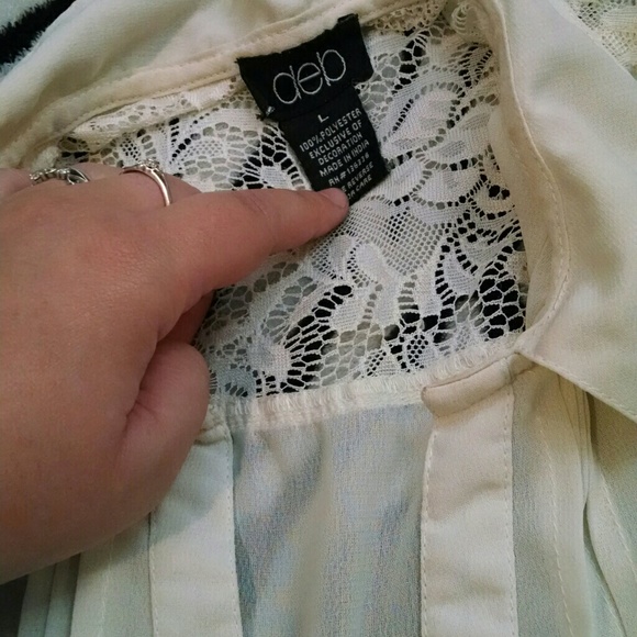 Ivory silk vest with lace back. - Picture 2 of 3