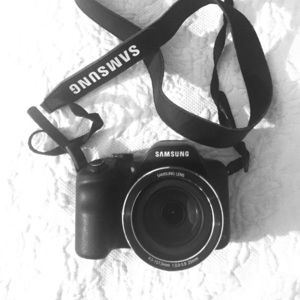 Brand new Samsung Camera w/ Case and Memory Card
