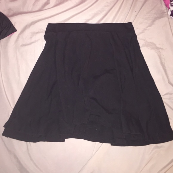 Black skater skirt