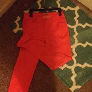 Peach skinny jeans. 😜