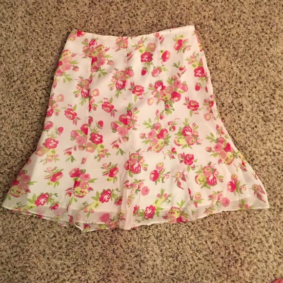 Spring Flowy Express Floral Skirt - Picture 1 of 3
