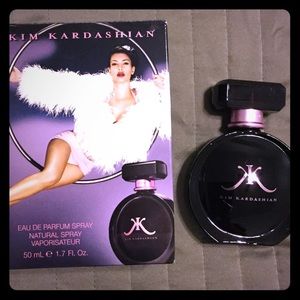 Brand new KIM KARDASHIAN eau de parfum spray 1.7oz
