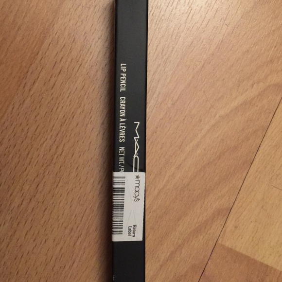 MAC lip liner