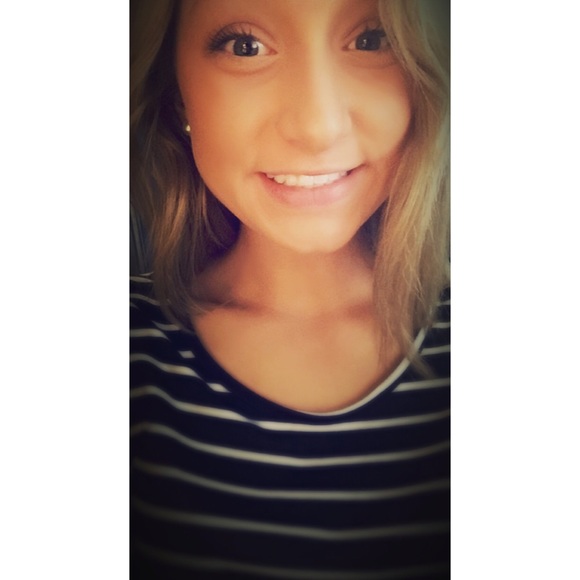 Meet your Posher, Alexis - Picture 1 of 1