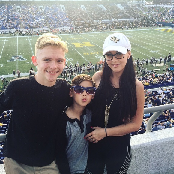 Meet your Posher, Ms Tina Marie - Picture 2 of 8