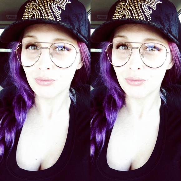 Meet your Posher, Ms Tina Marie - Picture 8 of 8