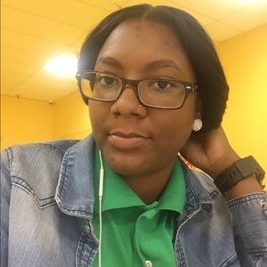 Meet your Posher, Latisha