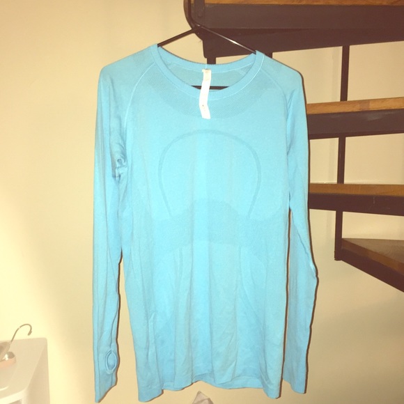 Lululemon running athletic shirt