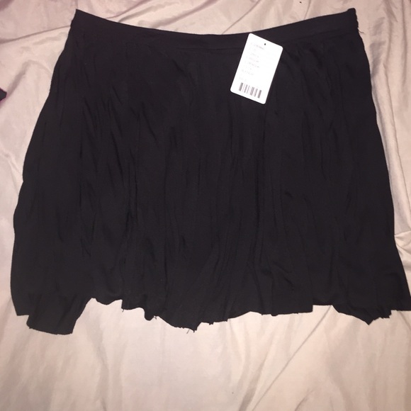 Flowy black skirt