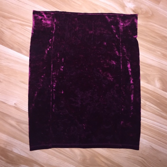 Forever 21 Burgundy red colored pencil skirt