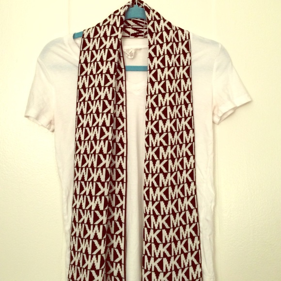 Micael Kors Scarf